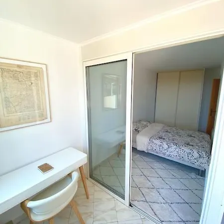 Spacieux 65m2, Avec Piscine Et Parking