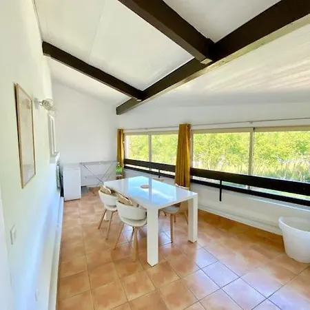 Апартаменты Spacieux 65m2, Avec Piscine Et Parking *