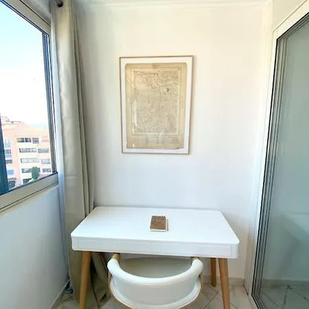 Spacieux 65m2, Avec Piscine Et Parking Фрежюс