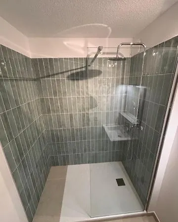 Spacieux 65m2, Avec Piscine Et Parking * Fréjus